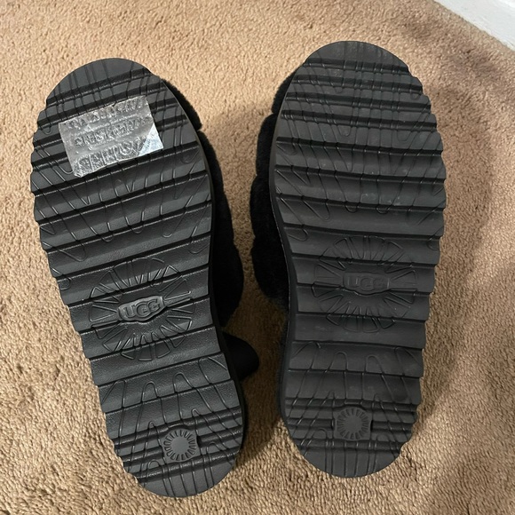 Ugg Slippers - Picture 4 of 7